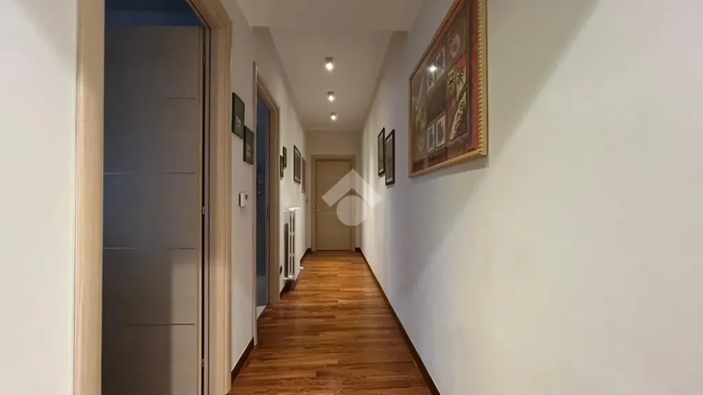 Ingresso - South-Facing Apartment with Balcony in Cosenza