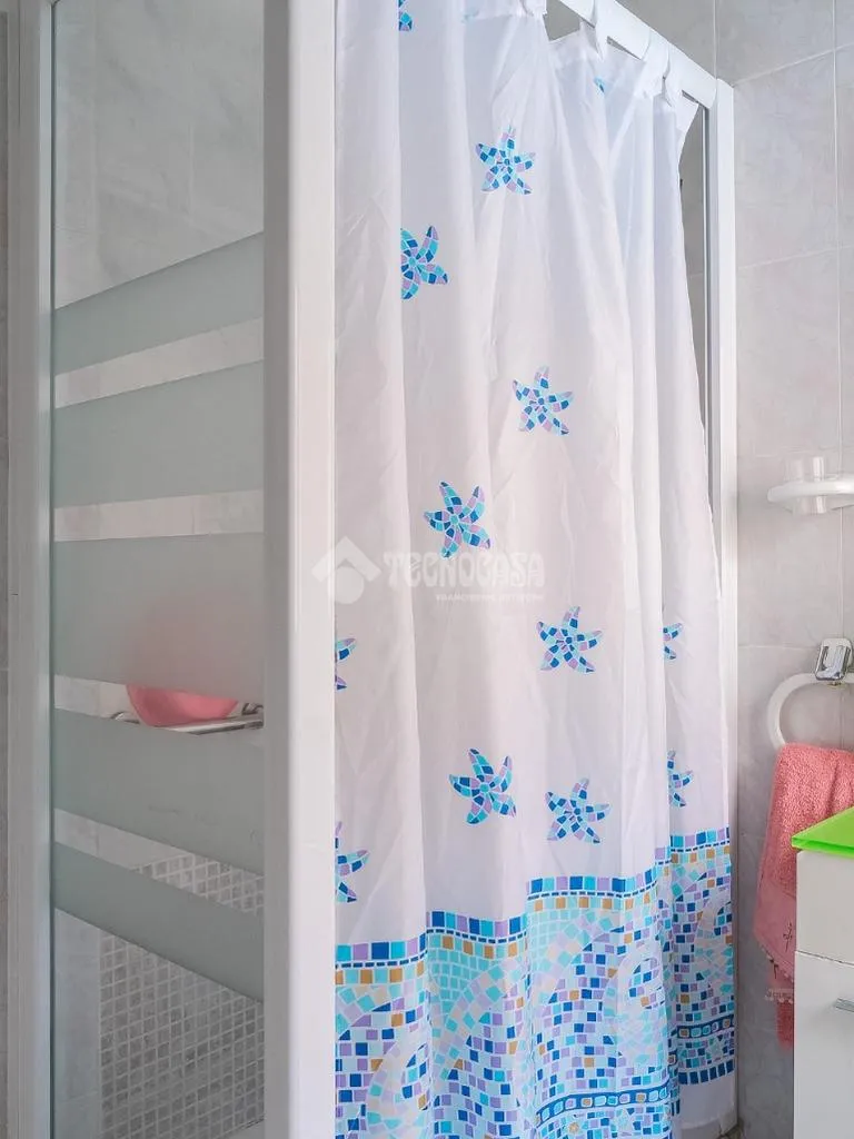 Vannitoad - Ground Floor Flat with Large Windows in Carabanchel Alto