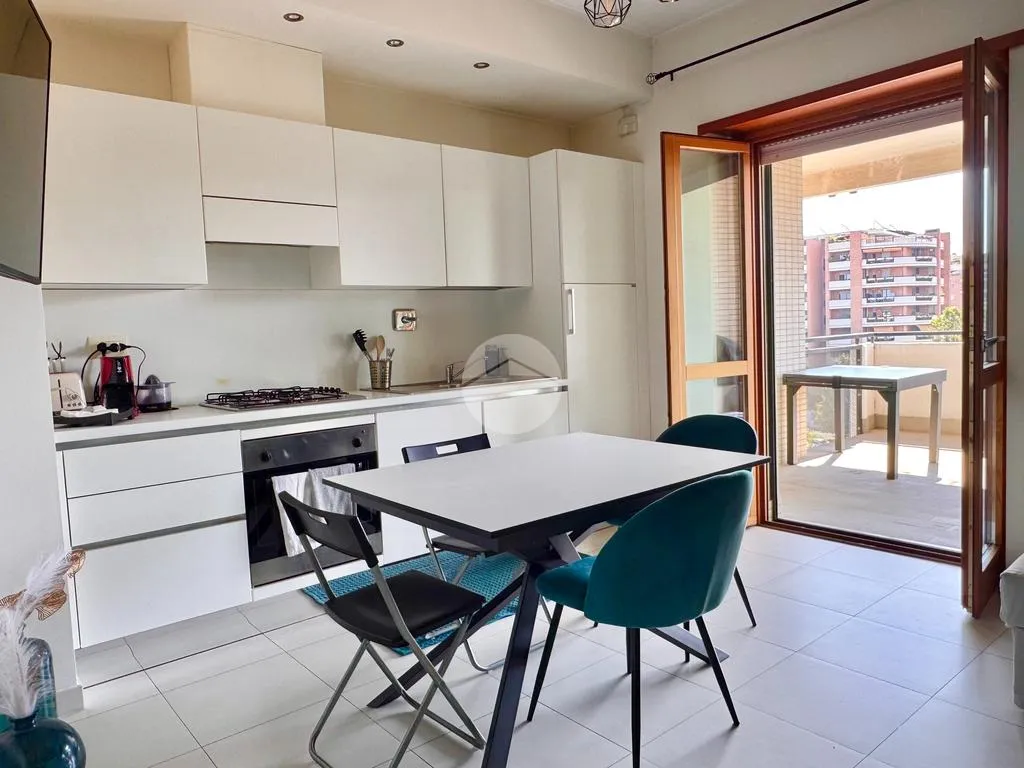 Sala da pranzo - Modern 2-Bedroom in Talenti, Rome
