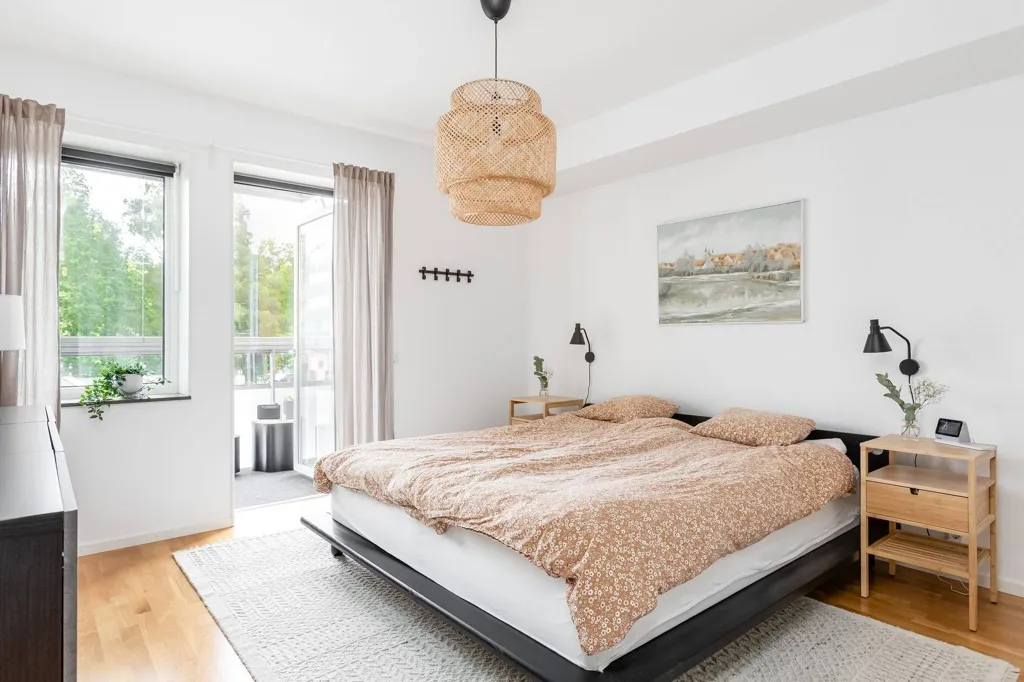Bedrooms - Stylish Apartment with Balcony in Södra Ekkällan