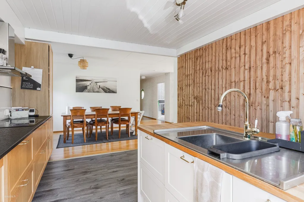 Cuisine - Detached House with Pool in Lahti Patomäki