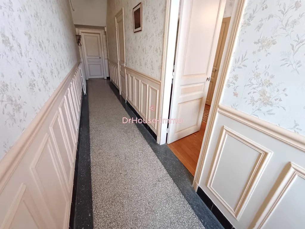 Entrée - Maison à Rénover avec Jardin et Garage à Proximité