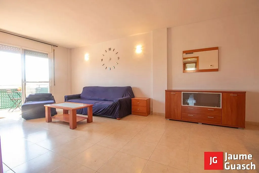 Elutuba - Apartment with Pool in Centre Torredembarra