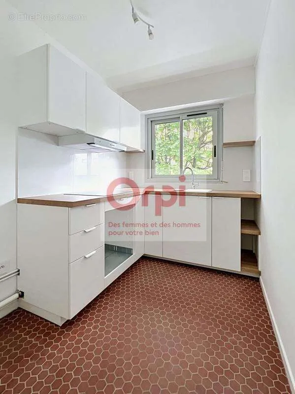 Köök - 2-Bed Apartment with Balcony in Issy-les-Moulineaux