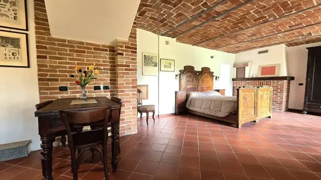 Bedrooms - Rustic Cascina with Garden in Diano d'Alba