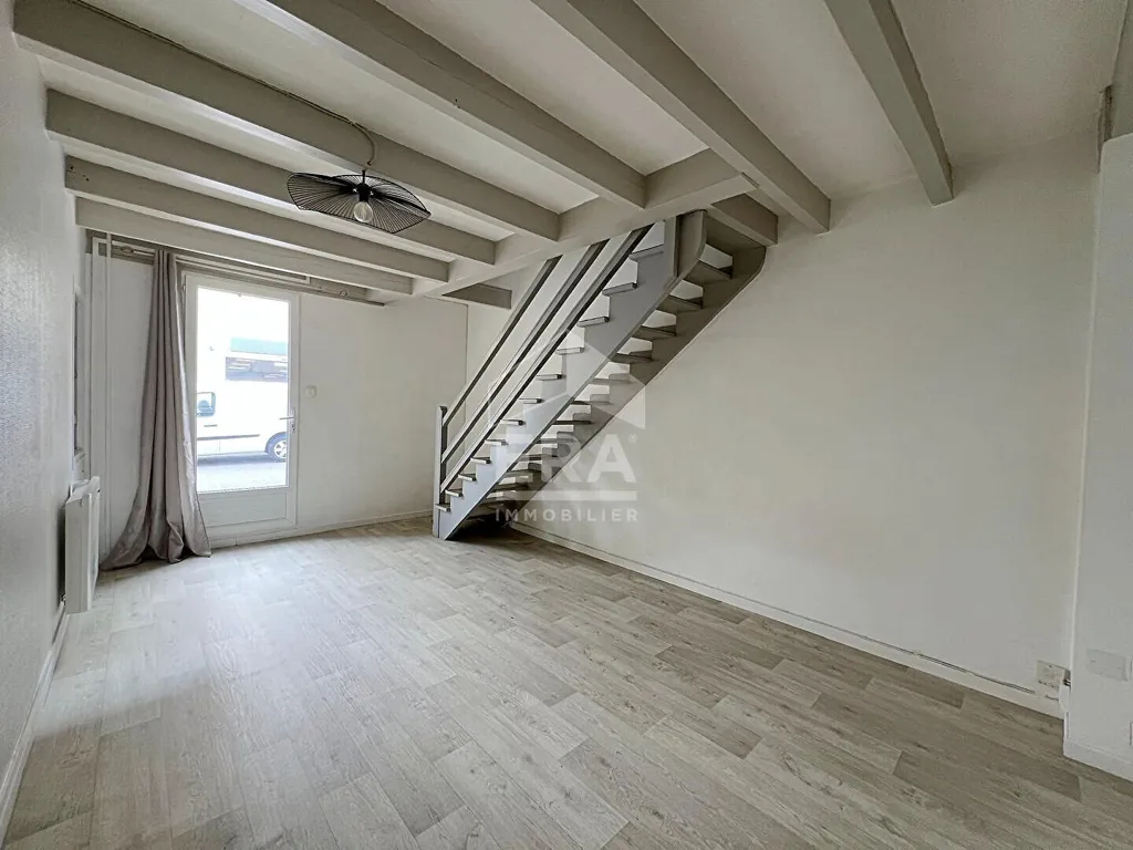 Toad - Two-Bedroom House with Garage in La Couronne