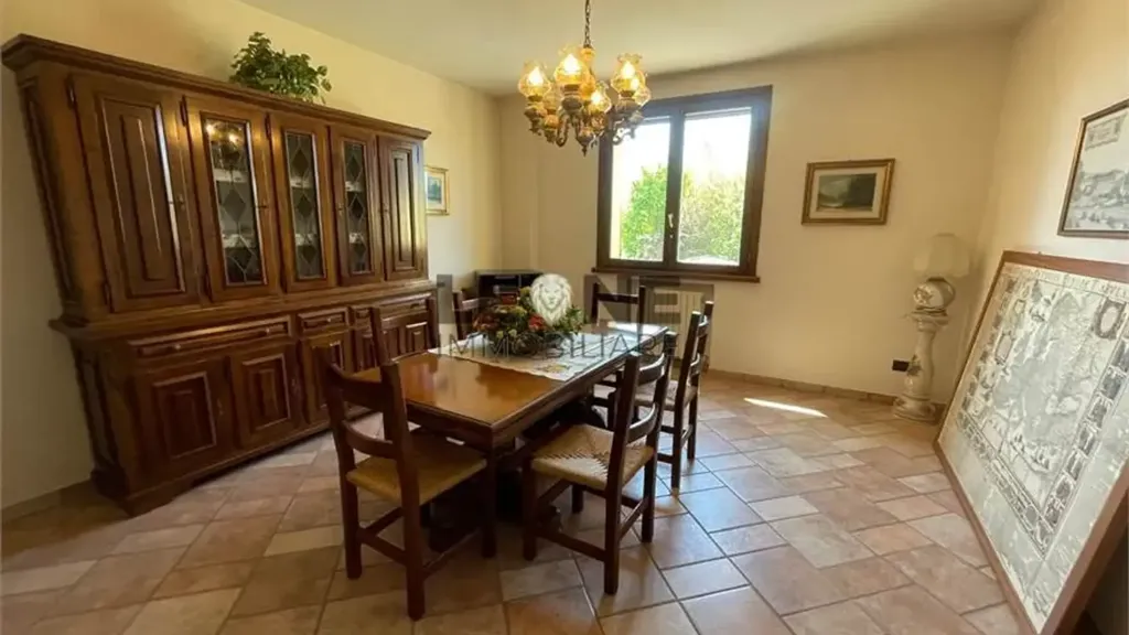 Söögituba - Trifamily Villa with Private Park in Vignola