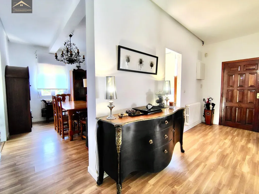 Entrée - Rustic Chalet with Pool near Santander