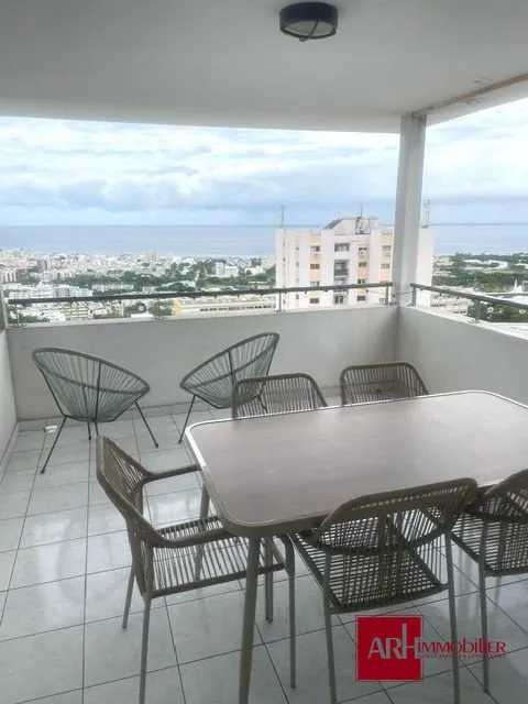 Rõdu - Furnished Flat with Ocean View in St Denis
