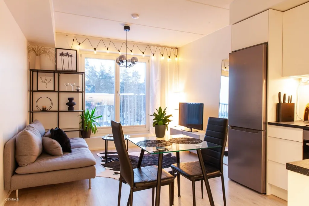 Elutuba - Modern Flat with Balcony in Leinelä, Vantaa