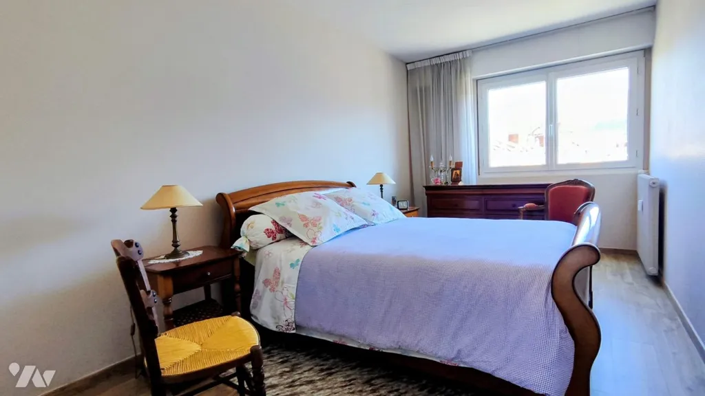 Chambres - Appartement Lumineux avec Balcons à Chambéry