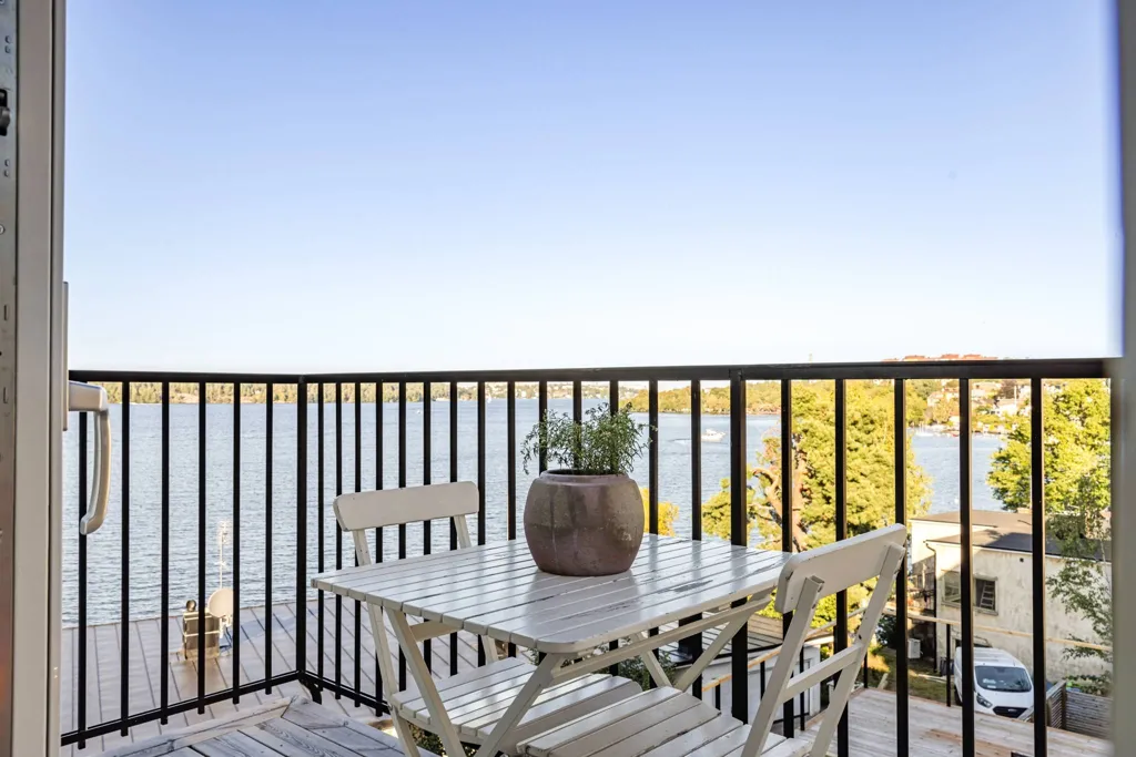 Balcony - Modern Apartment with Mälaren View in Mälarhöjden