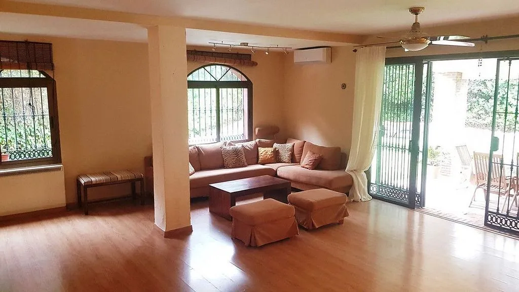 Elutuba - Chalet with Pool in Casco Antiguo