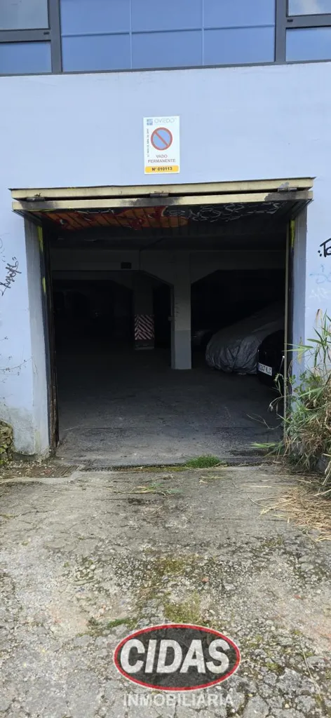 Garage - Triangular Garage in Oviedo
