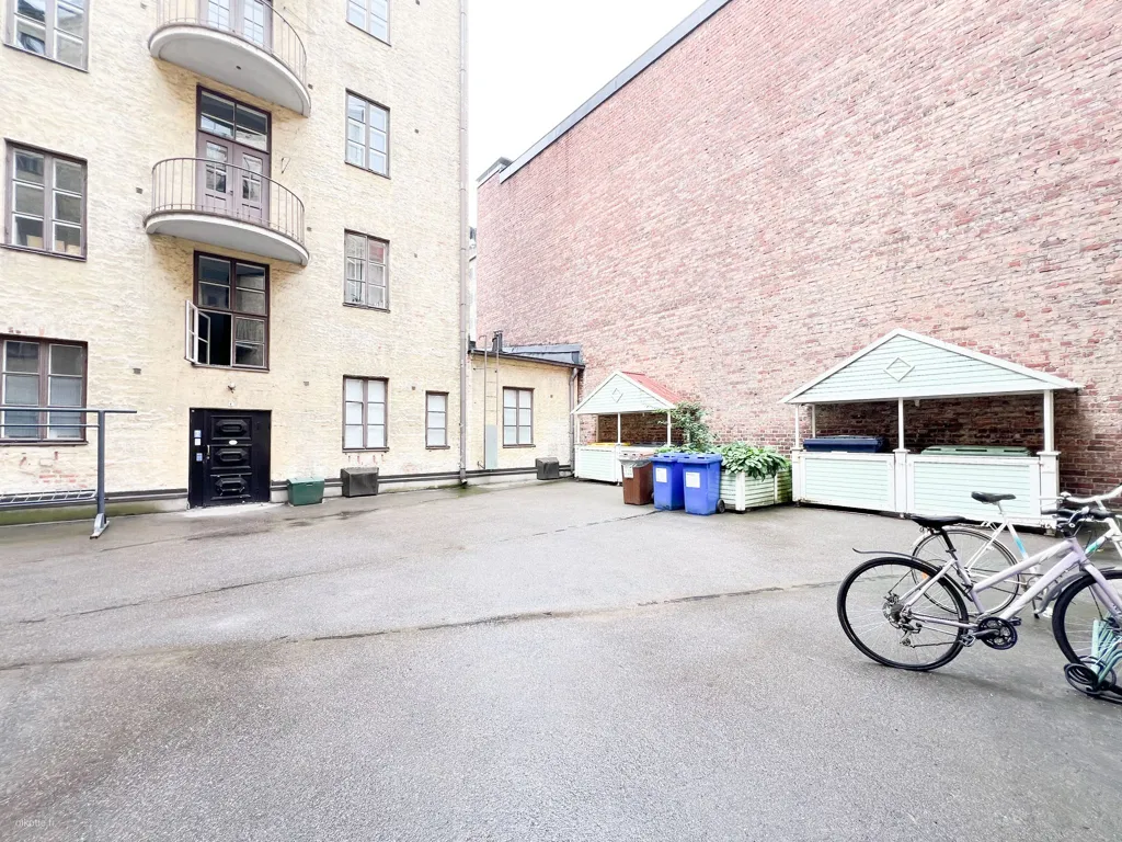 Jardin - 1-Bedroom Apartment with Courtyard in Kamppi, Helsinki