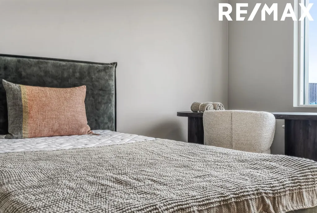 Chambres - 5-Bed Apartment with Balcony in Álftanes
