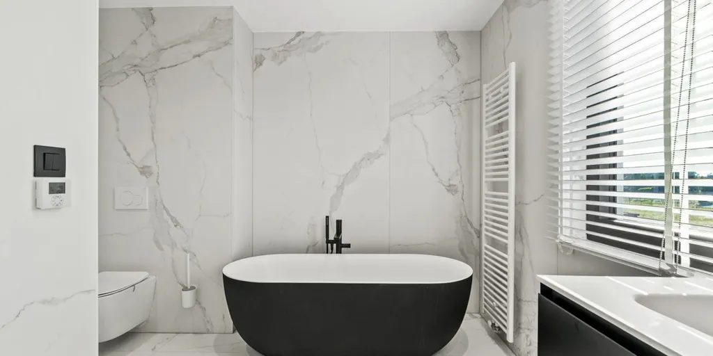 Salles de bain - Maison Moderne avec Espace de Travail à Genk
