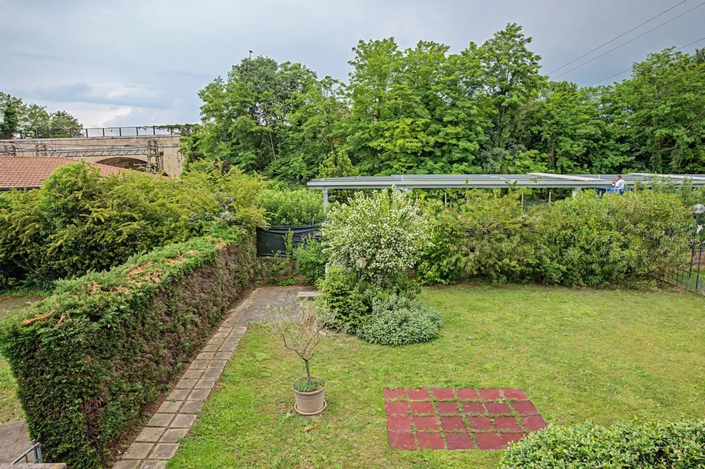 Jardin - Two-Level Apartment with Garden in Verona