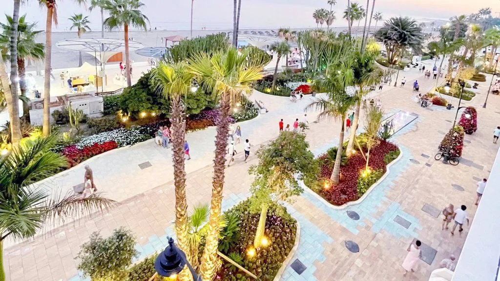 Apartment with Sea Views on Estepona Promenade