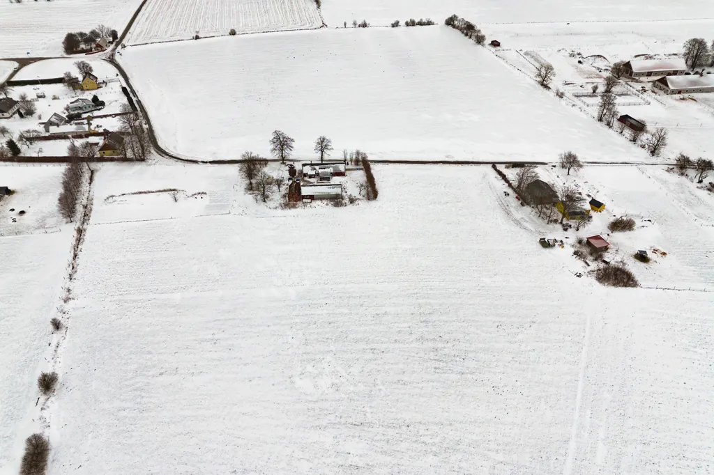 Vista aerea - Largely Undeveloped Farm with Stables in Stor