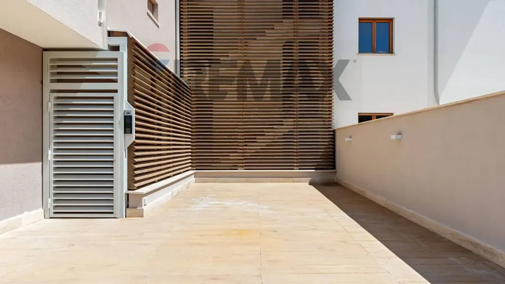 Välivaade - Contemporary Trilocale with Terrace in Monterotondo