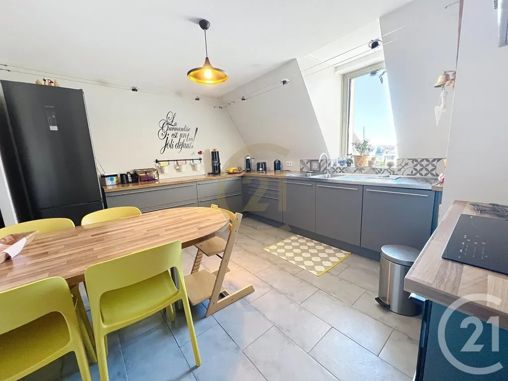 Cuisine - Appartement Duplex Lumineux avec Vue à Belfort