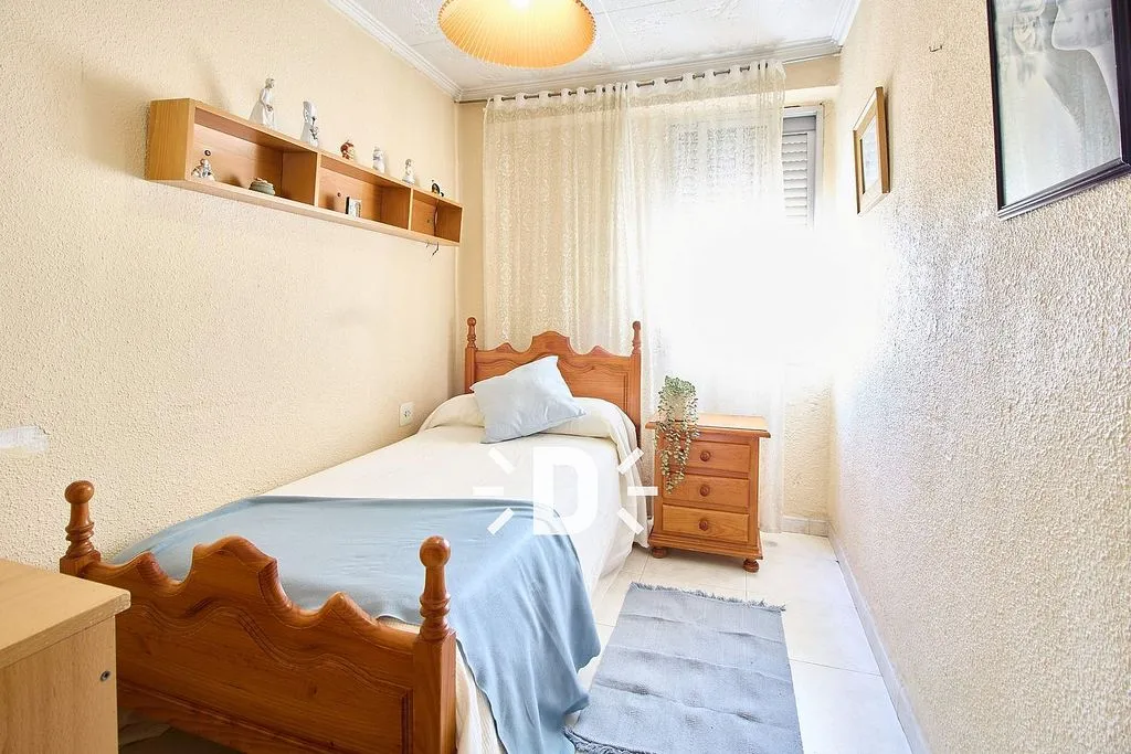 Chambres - Apartment with Balcony in Benetússer