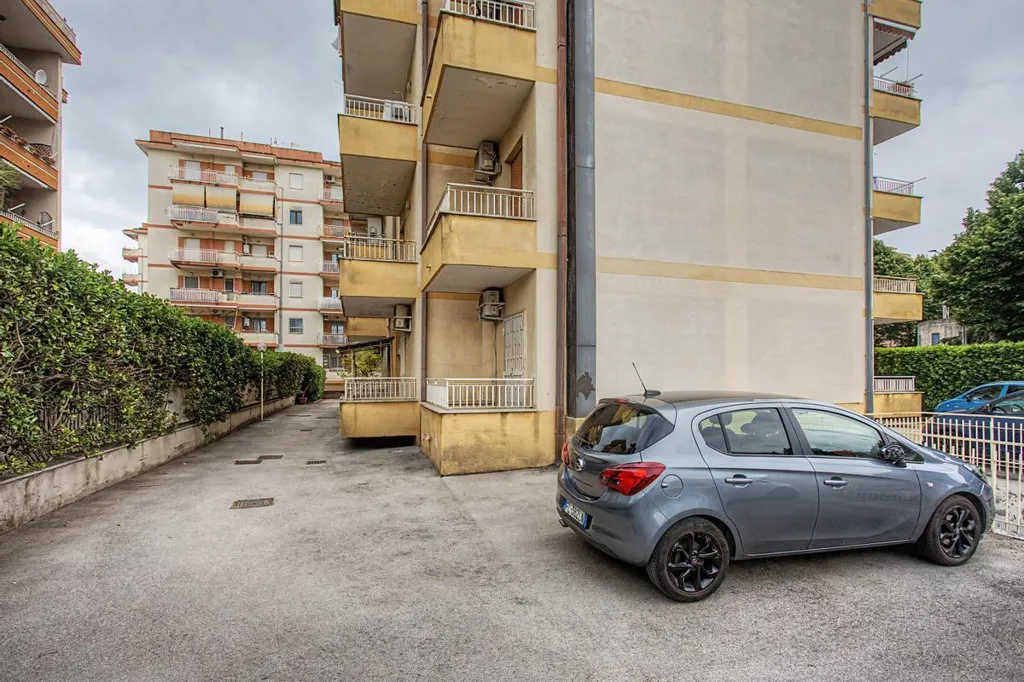Extérieur - Spacious Apartment with Balcony in Aversa