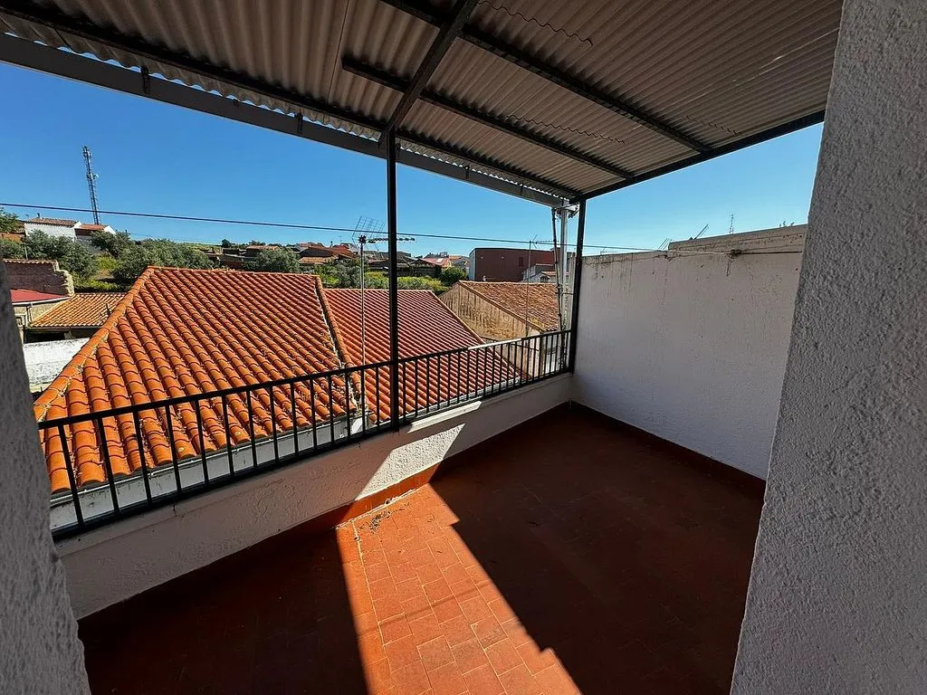 Rõdu - Charming House with Terrace in Torrejoncillo