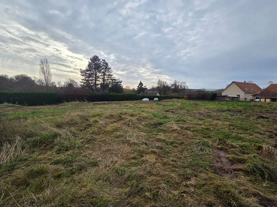 Giardino - Buildable Plot with Garden in Episy