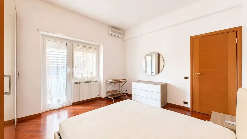Bedrooms - Rented Apartment with Balconies in Rome