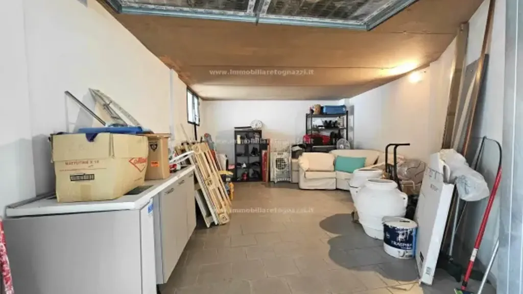 Garage - Terraced Apartment in Castelnuovo d'Elsa