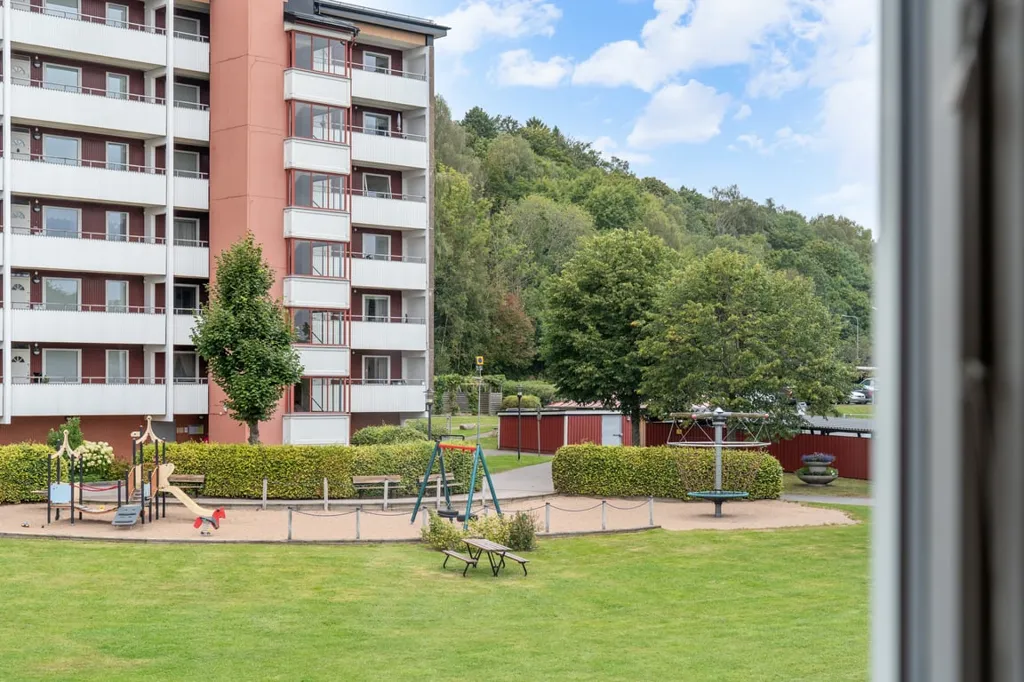 Jardin - Modern Bostadsrätt with Large Terrace in Kärra