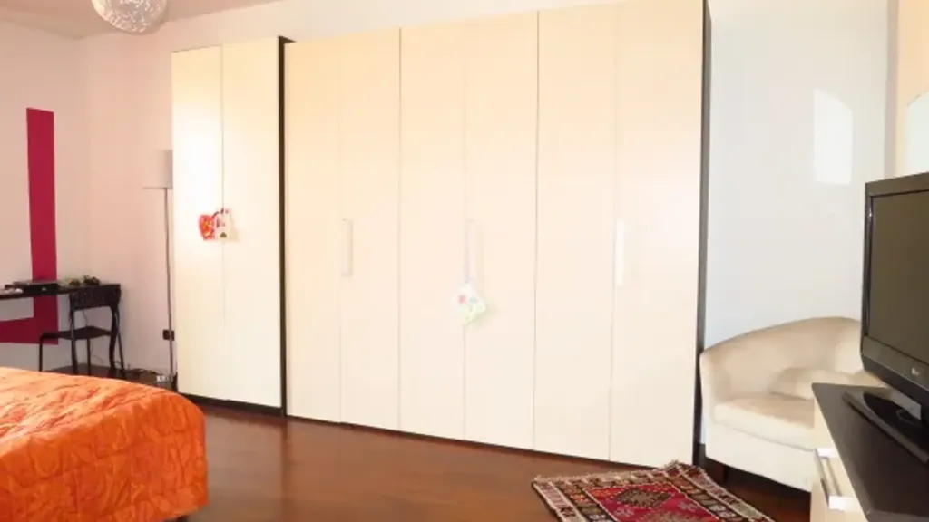 Chambres - Rear-Facing Apartment with Mountain View in Trento