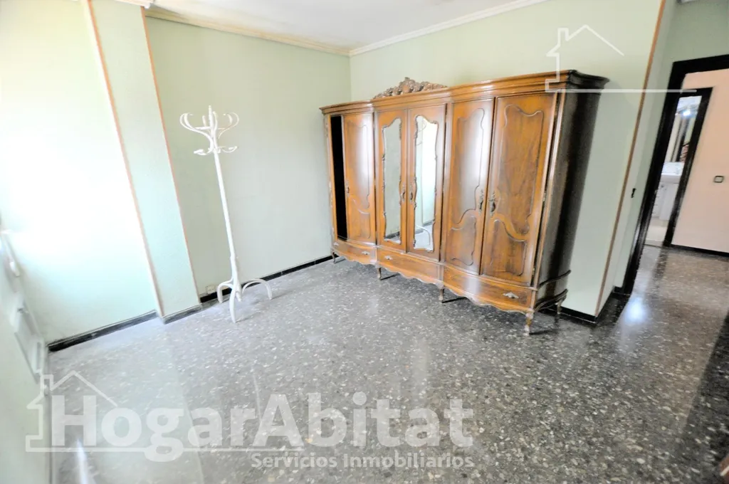 Elutuba - Spacious Apartment with Balcony in Malilla, Valencia
