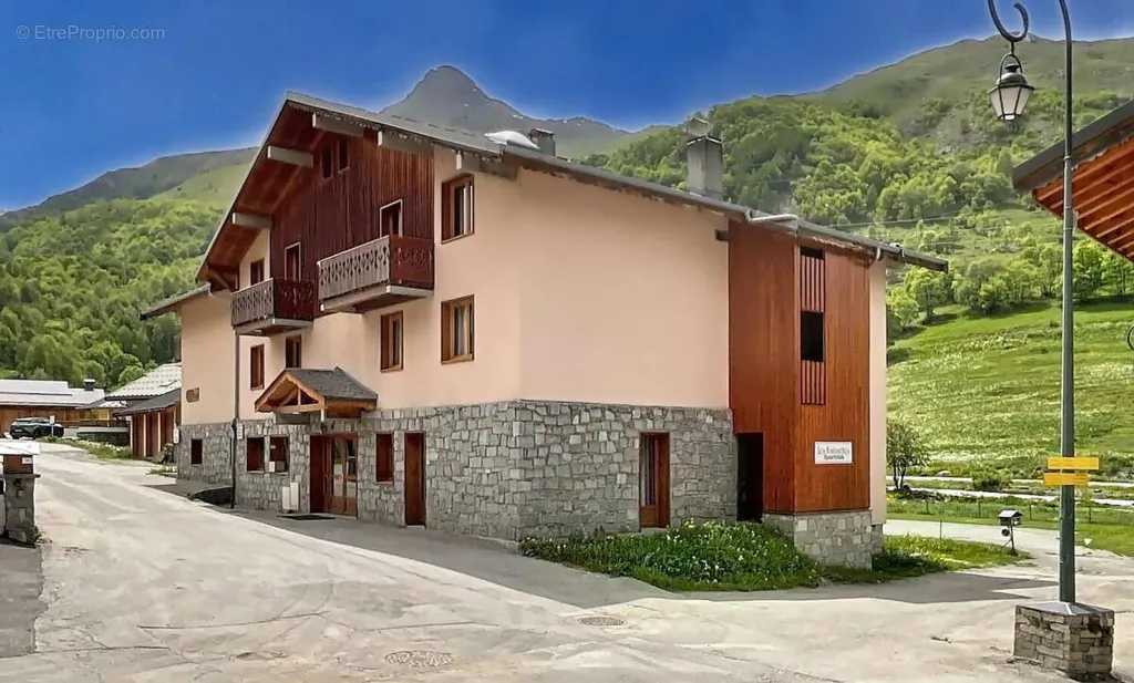 Välivaade - Hotel with Ski Access in Saint-Jean-De-Belleville