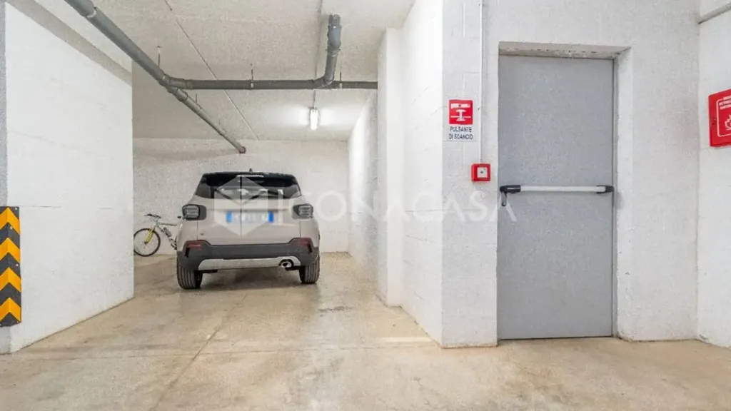 Garage - Triplex with Large Terrace in Ciampino