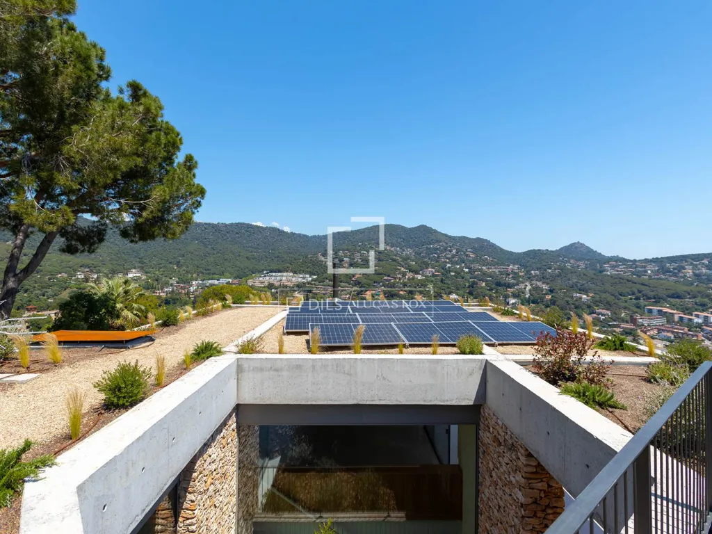 Terrass - New Build Villa with Sea View in Cabrils