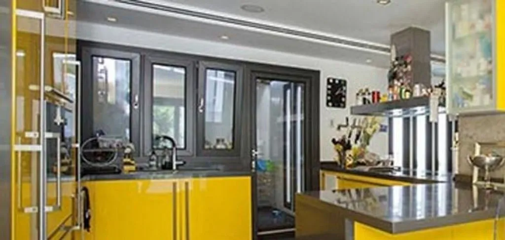 Cuisine - Contemporary Villa with Hot-Tub in Marbella