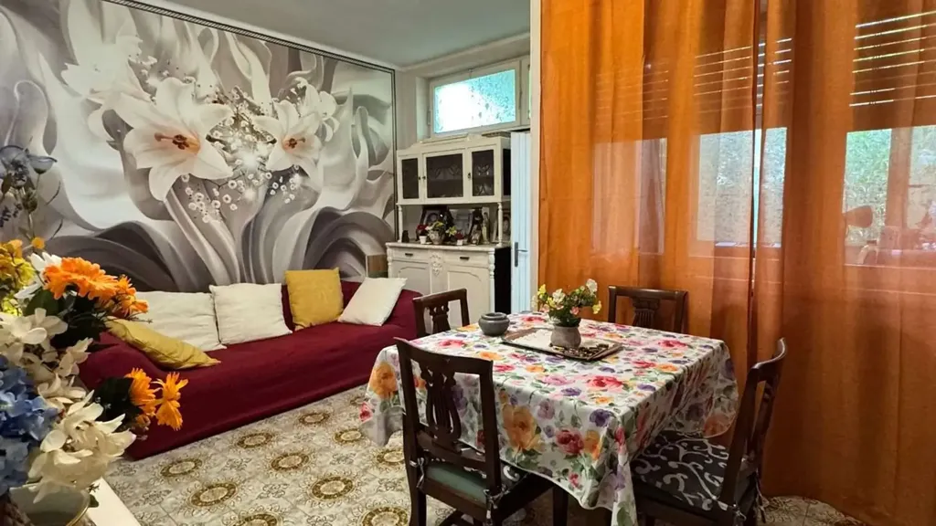 Salle à manger - Spacious 3-Bedroom Flat in Borgo Pompilio, Mantova