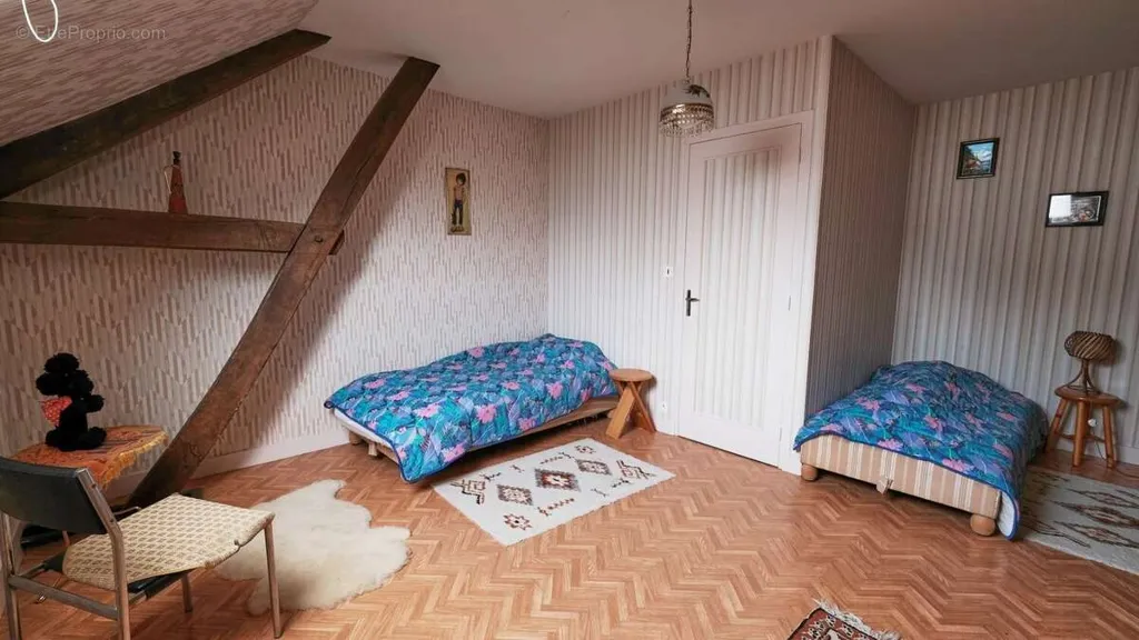 Magamistoad - Large Semi-Detached House with Garden in Onlay