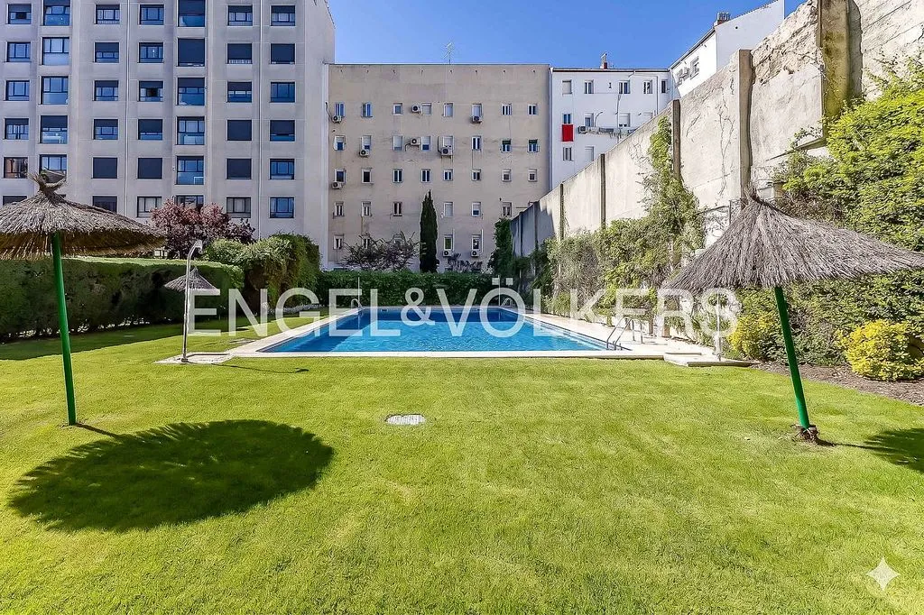Piscine - Apartment with Pool in Gaztambide, Madrid