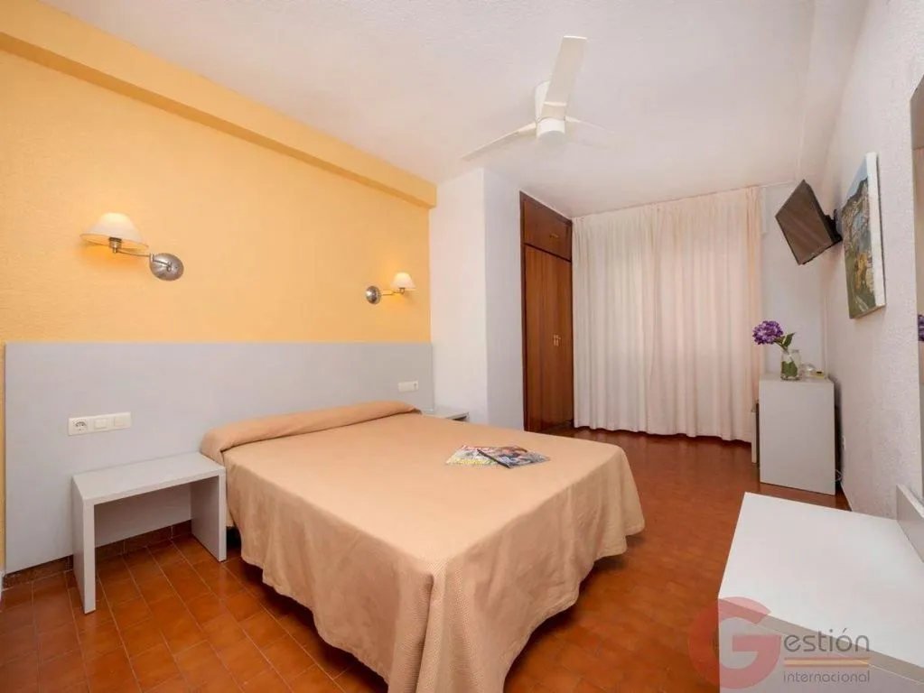 Chambres - Beachfront Hostel in Almuñécar