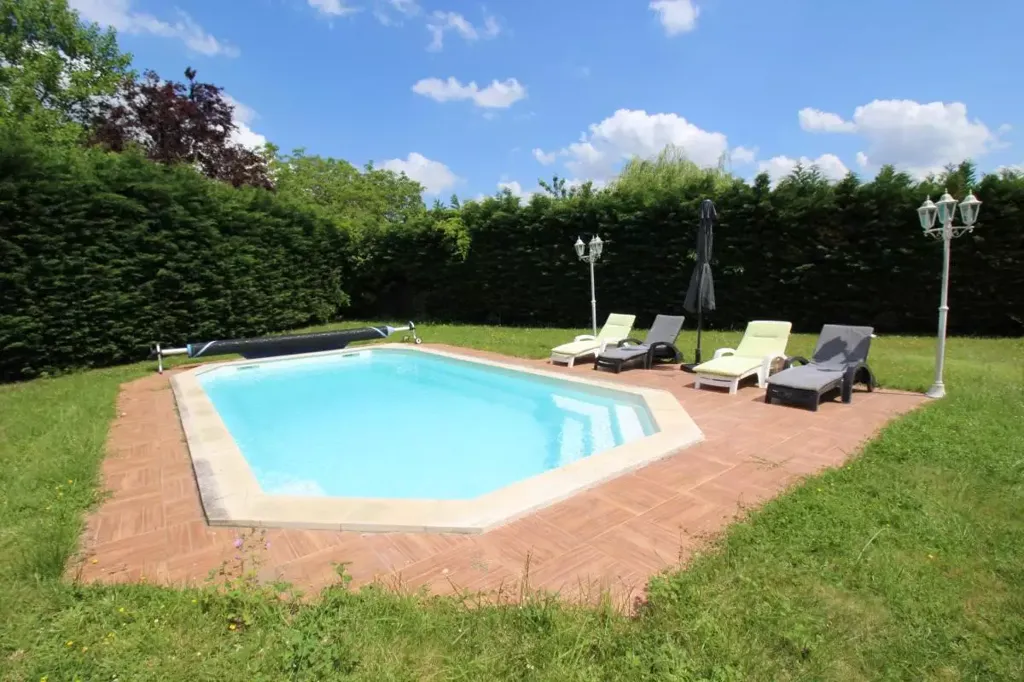 Piscine - Maison d'Architecte avec Piscine Chauffée à Andard