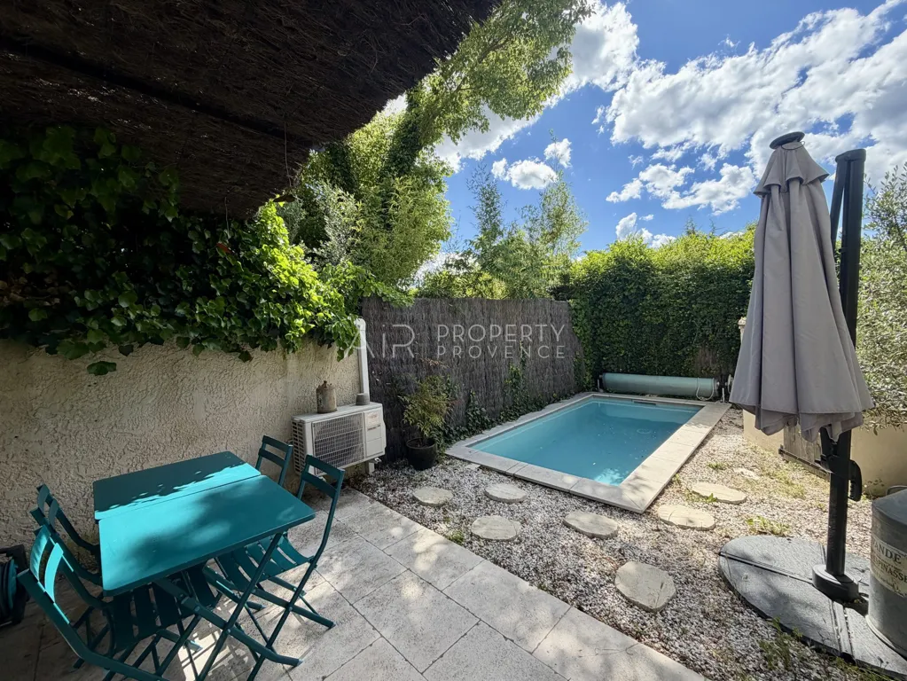 Piscine - Maison Rénovée avec Piscine à Lourmarin