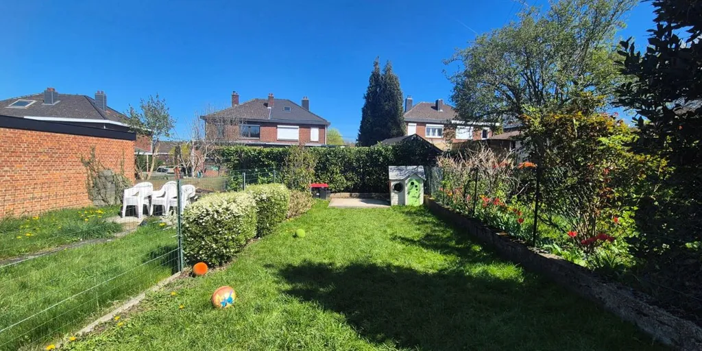 Jardin - Maison Rénovée avec Jardin et Terrasse à Seraing