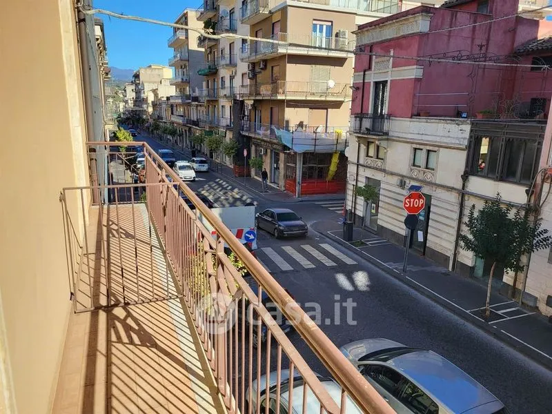 Balcon - Office-Ready Flat with Balcony in Misterbianco