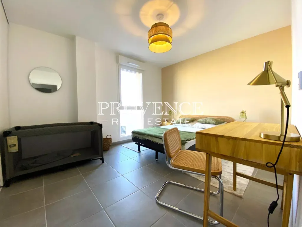 Magamistoad - Top Floor Apartment with Terrace in Marseille