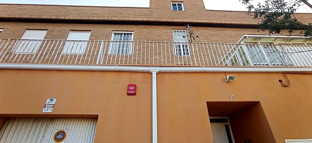 Välivaade - Spacious House with Terrace in Moncada