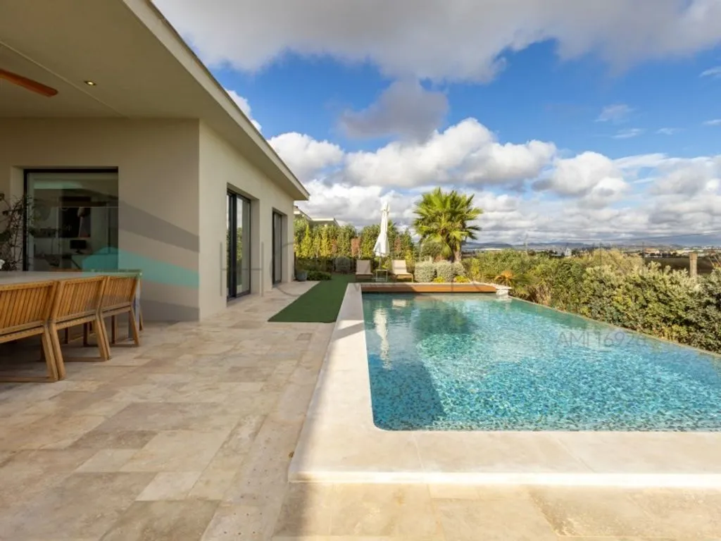 Piscine - Contemporary Villa with Pool in Faro